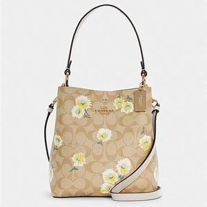 NWT Coach Small Town Bucket Bag In Signature Canvas With Daisy Print C3411